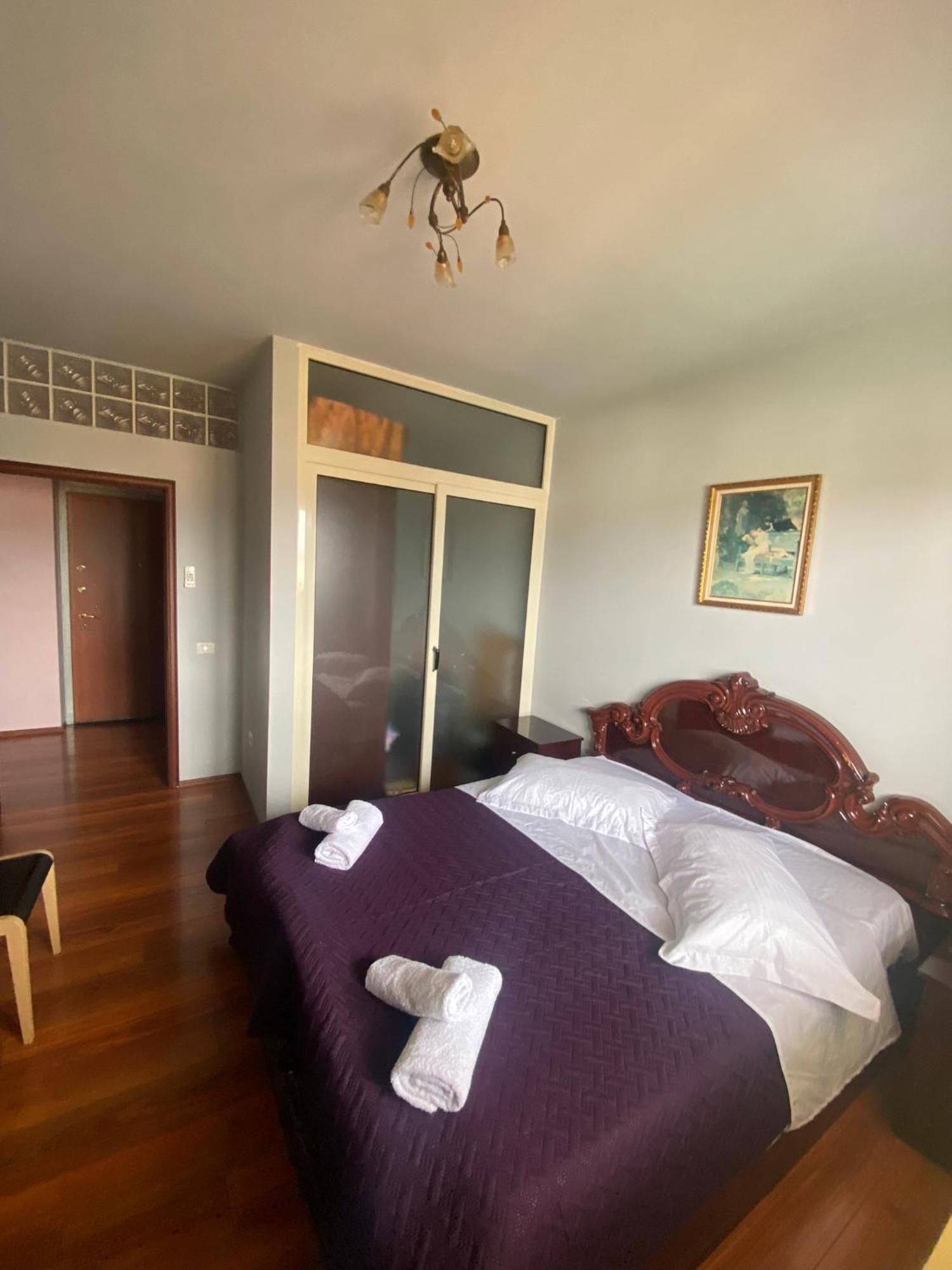 Stay The Night Shkodra Apartment City Centre Extérieur photo